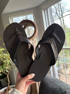 American Eagle Outfitters Black Wide-Strap Flip Flops